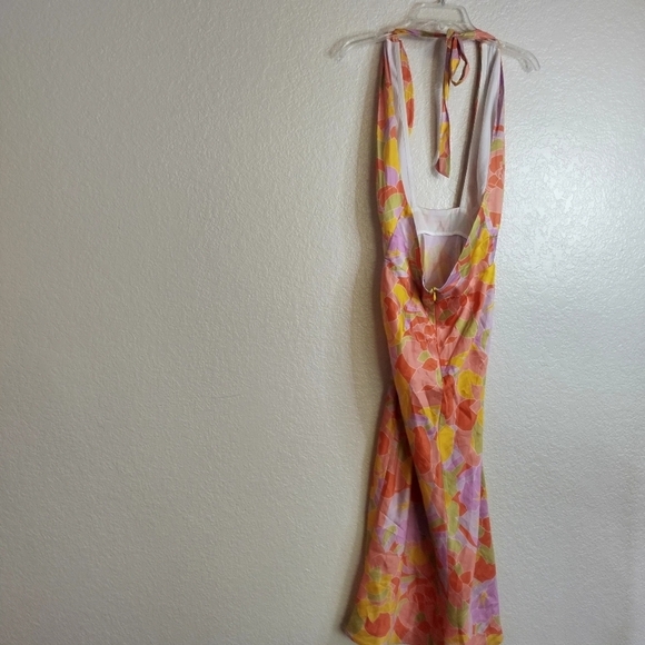 RUNAWAY THE LABEL MINDY MIDI DRESS in Sage Sz M - Picture 8 of 13